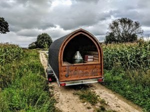 Utendørs igloo sauna med trailer garderoben og vedovn (13)