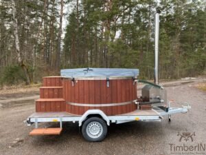 Badestamp i plast på tilhenger (2)
