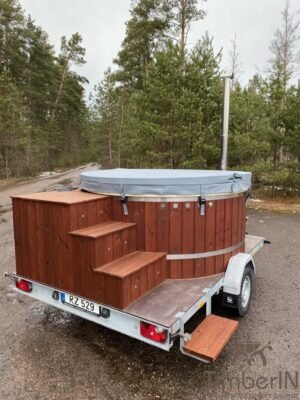 Badestamp i plast på tilhenger (3)
