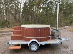 Badestamp i plast på tilhenger (7)
